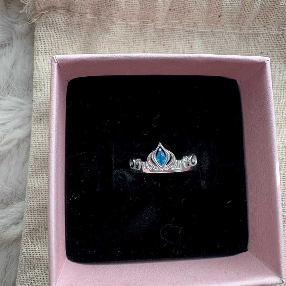 Make it Minnie Elsa Crown Silver Ring❄️